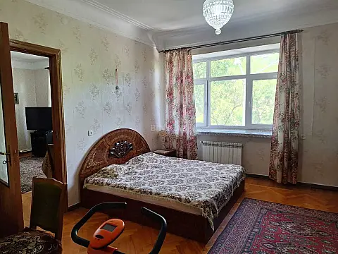 Kirayə verilir 4 otaqlı mənzil 110 m²