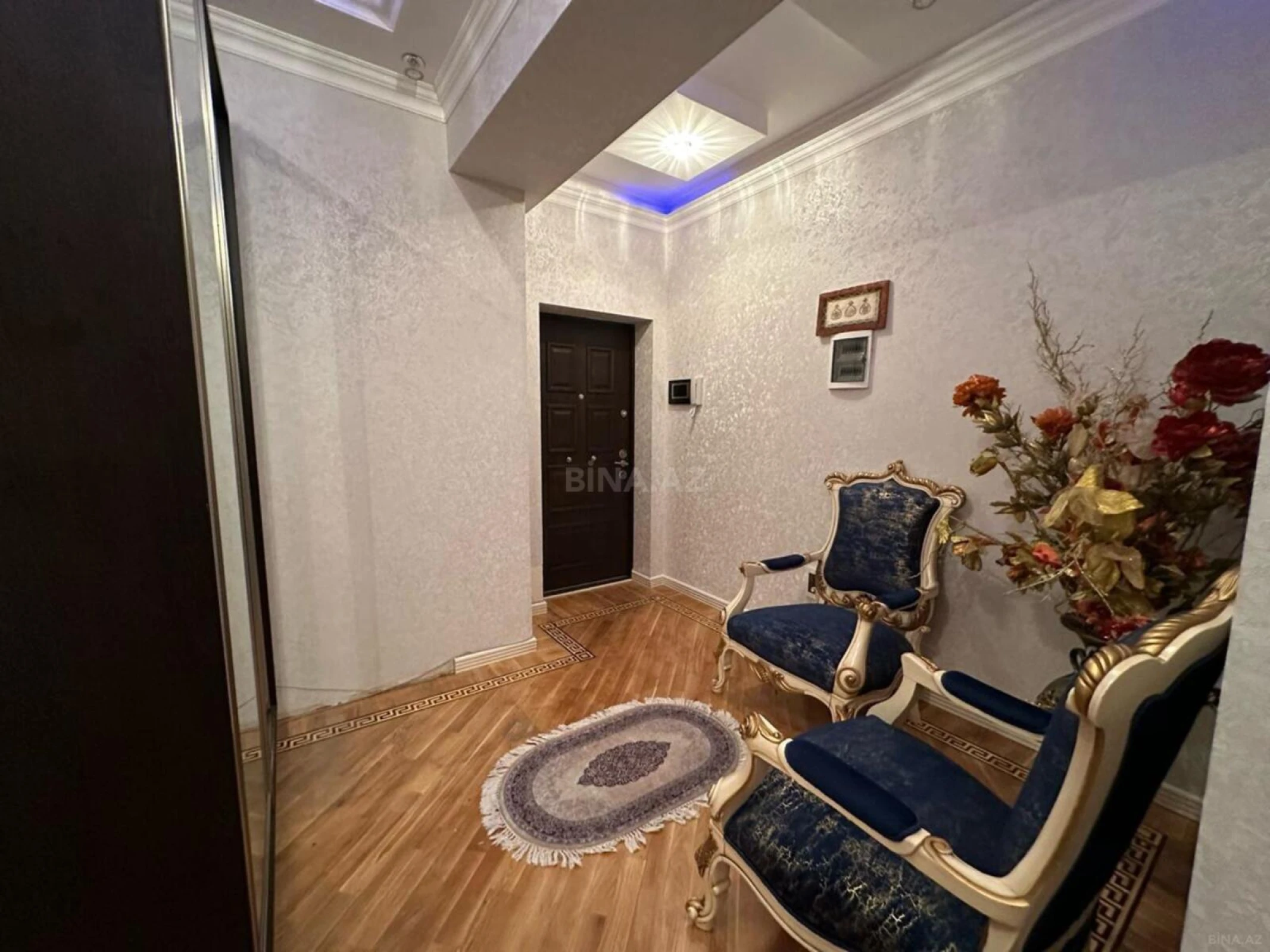 Satılır 3 otaqlı mənzil 140 m²