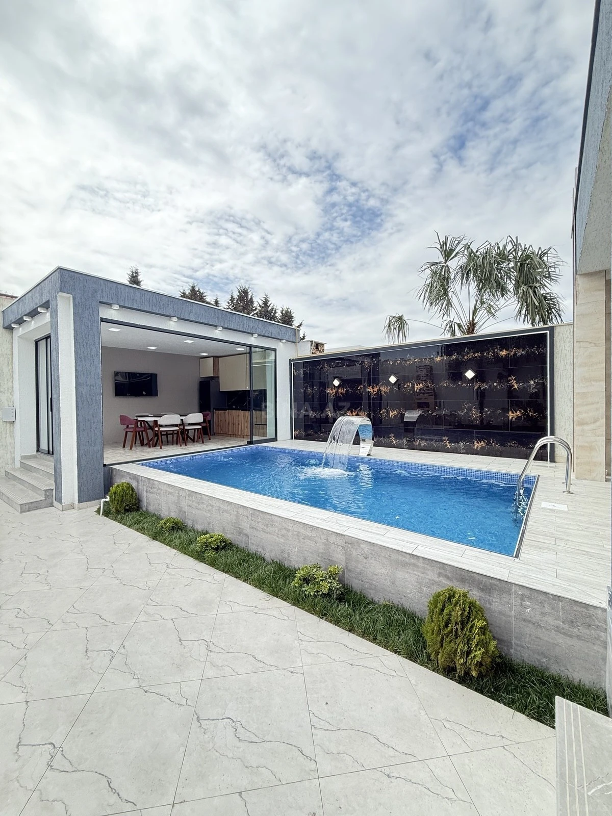 Satılır 4 otaqlı həyət evi 170 m²