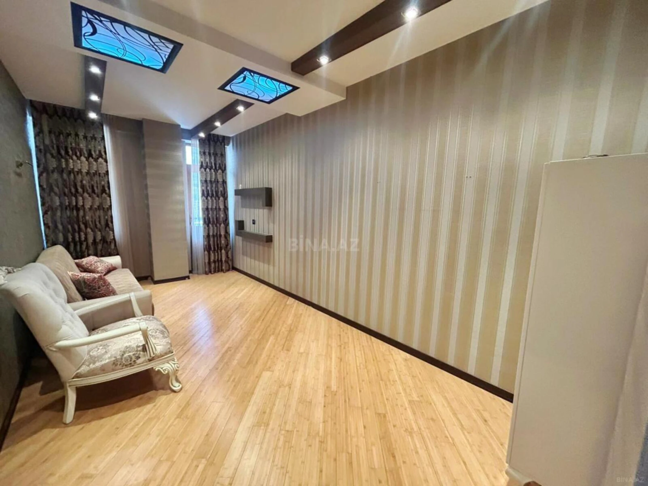 Satılır 3 otaqlı mənzil 120 m²
