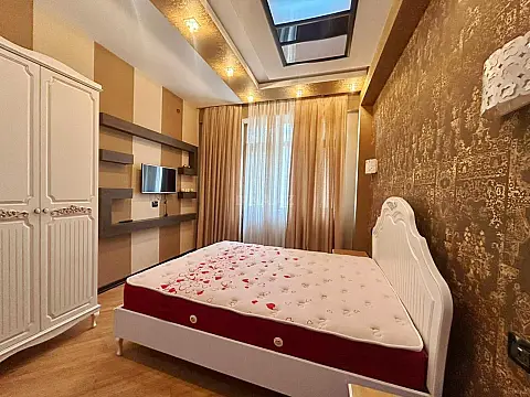 Satılır 3 otaqlı mənzil 120 m²