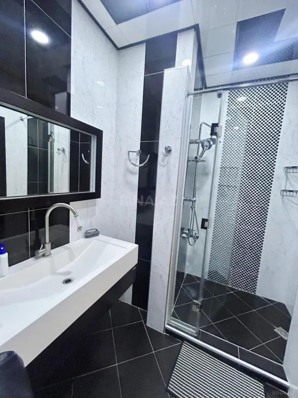 Satılır 3 otaqlı mənzil 120 m²