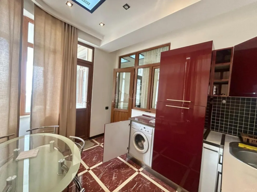 Satılır 3 otaqlı mənzil 120 m²