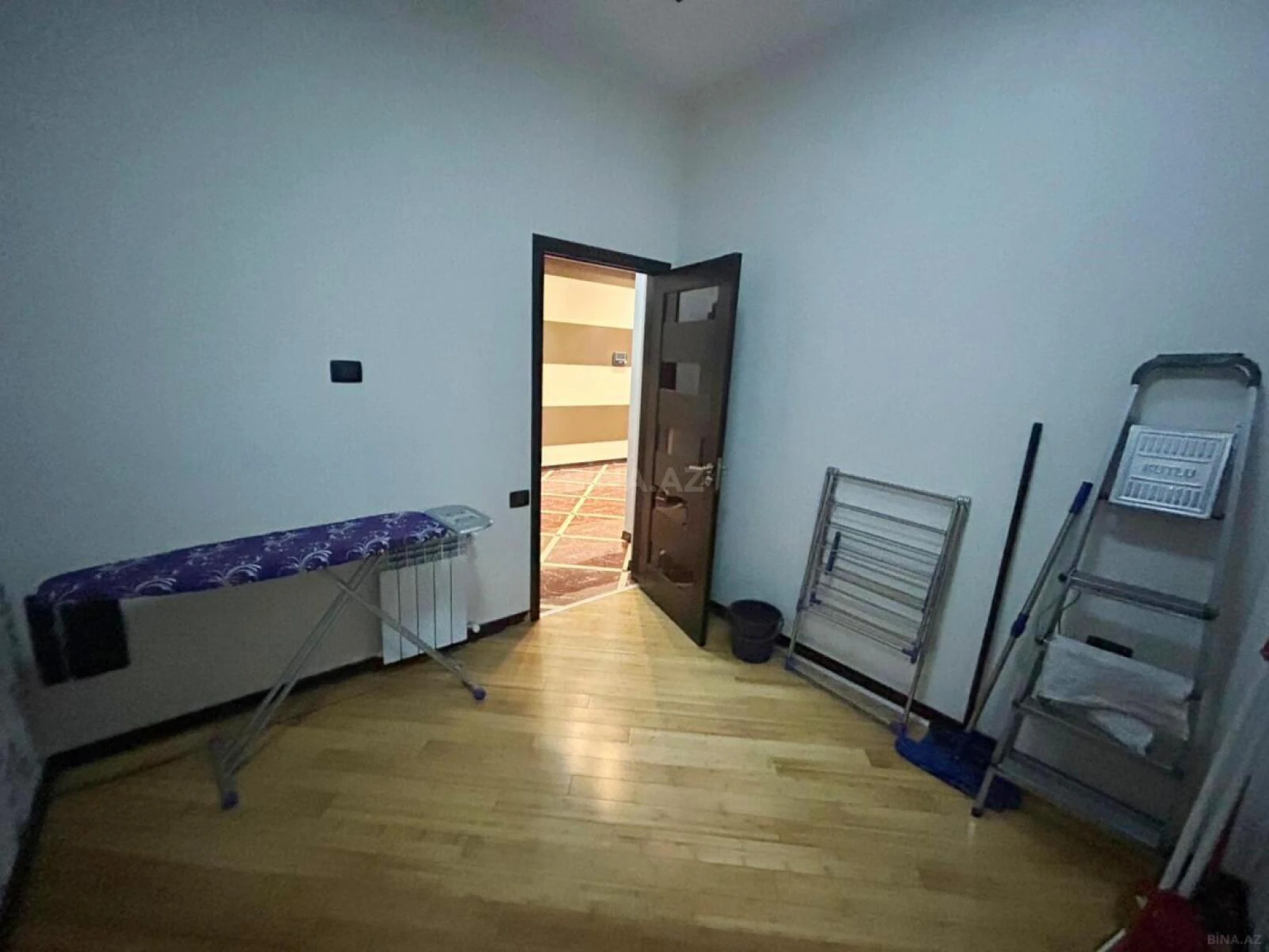 Satılır 3 otaqlı mənzil 120 m²
