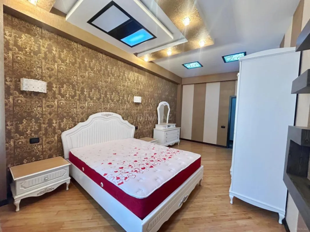 Satılır 3 otaqlı mənzil 120 m²