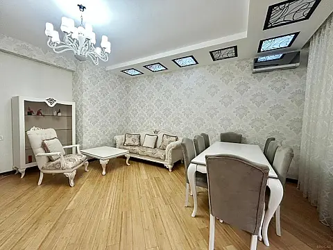 Satılır 3 otaqlı mənzil 120 m²