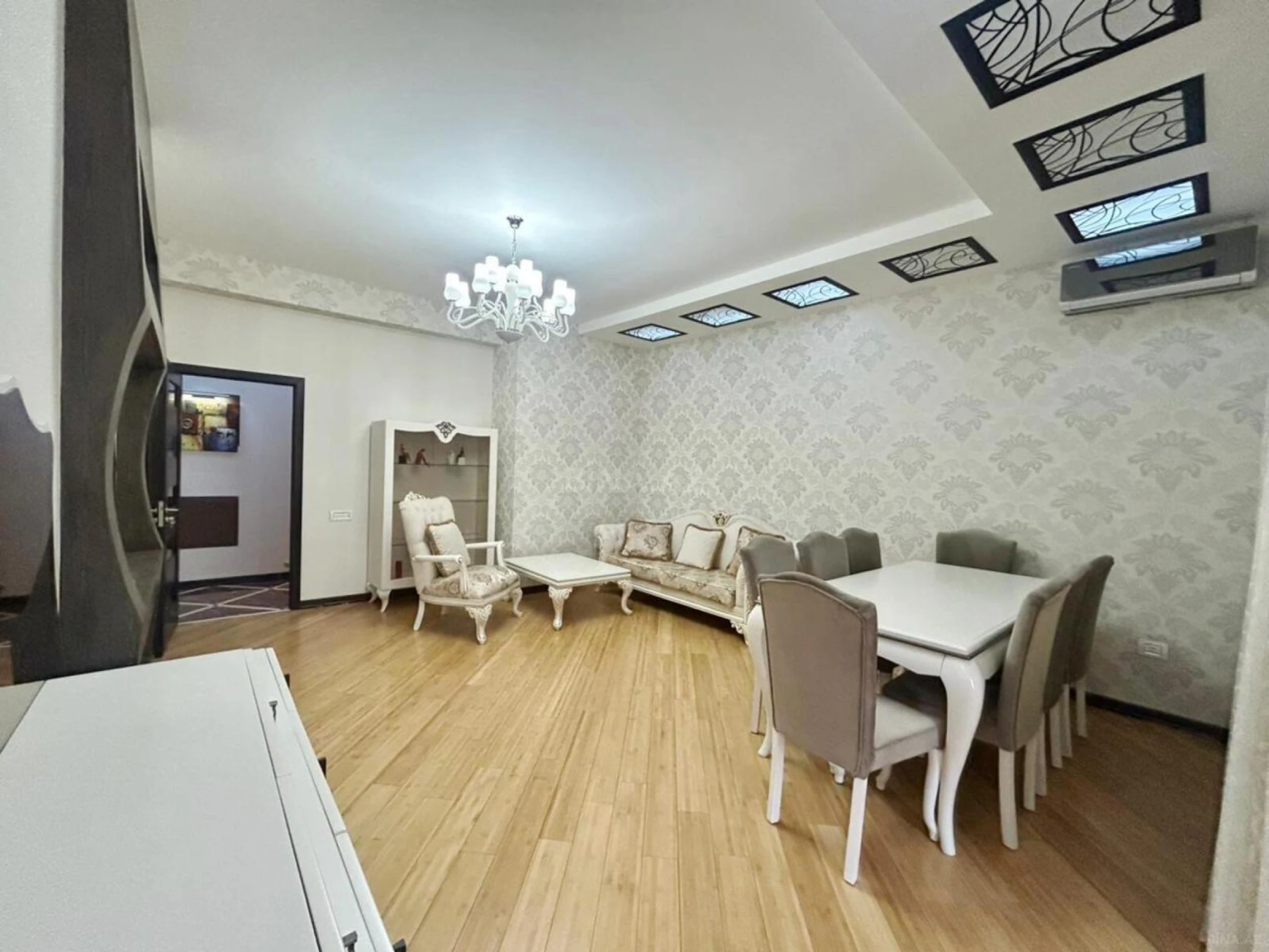 Satılır 3 otaqlı mənzil 120 m²