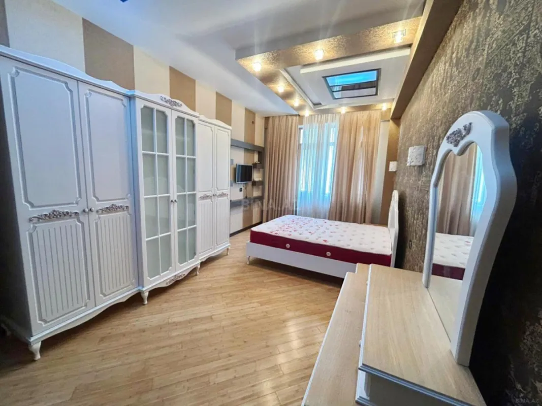 Satılır 3 otaqlı mənzil 120 m²