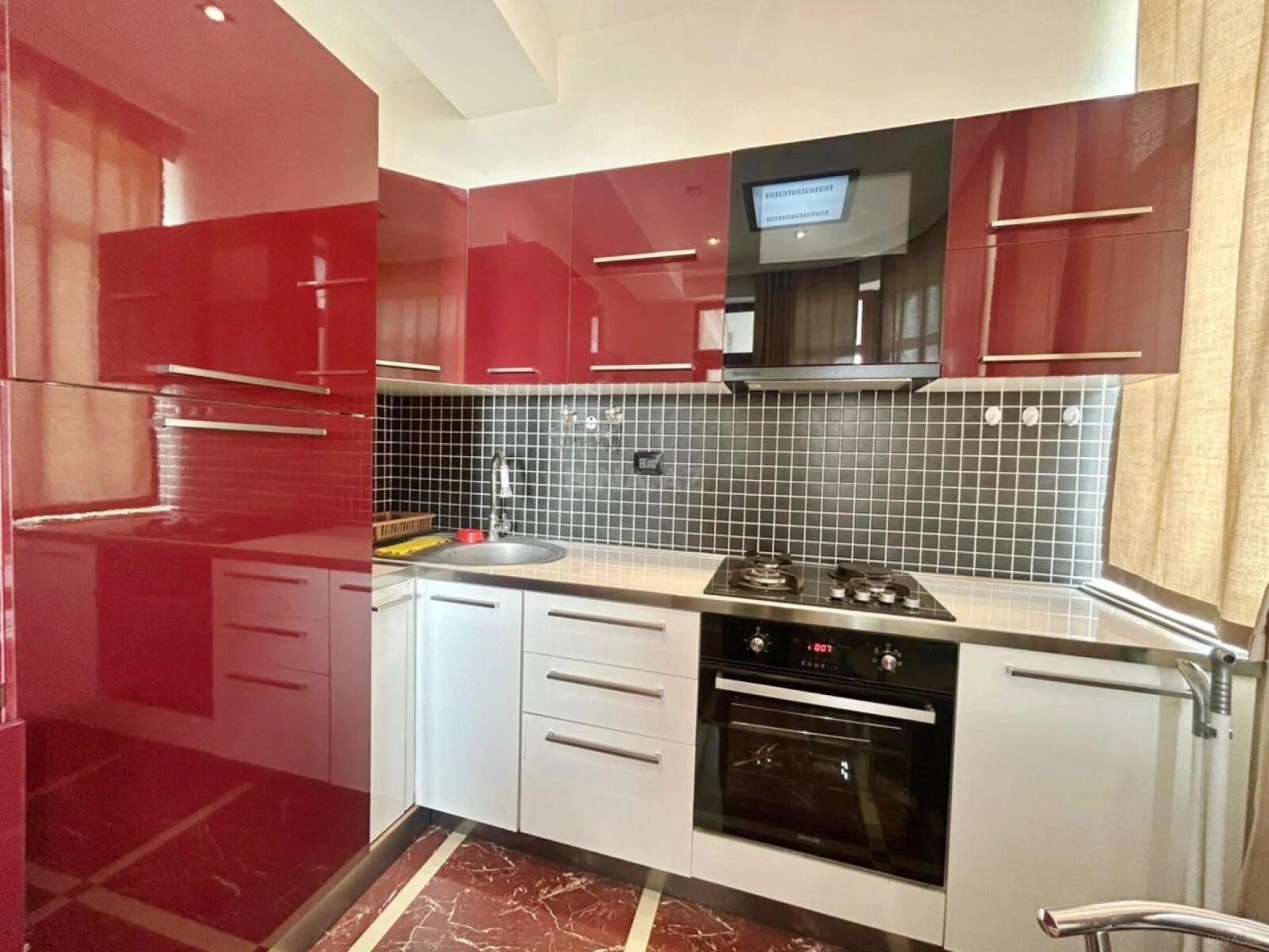 Satılır 3 otaqlı mənzil 120 m²