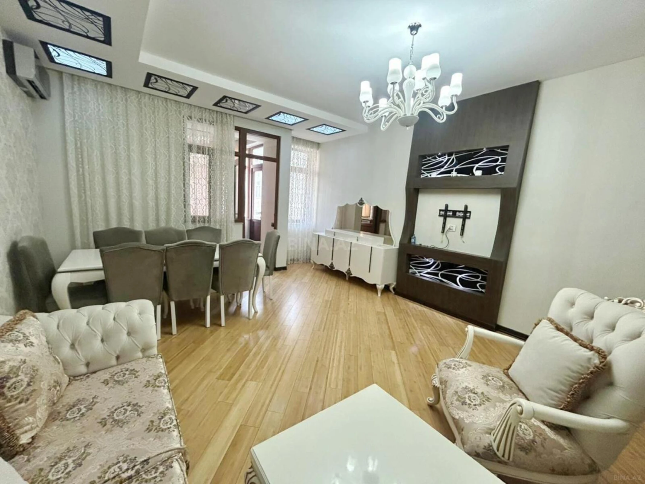 Satılır 3 otaqlı mənzil 120 m²