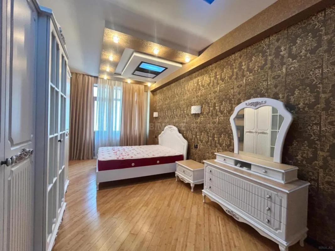 Satılır 3 otaqlı mənzil 120 m²