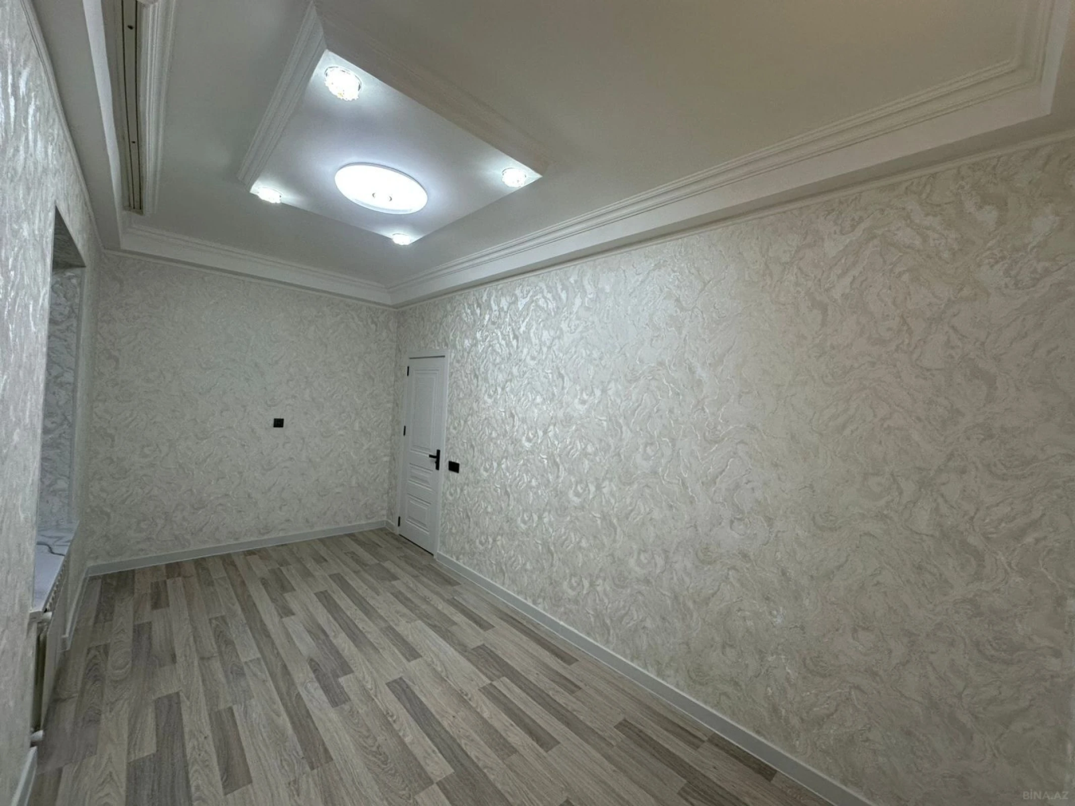 Satılır 2 otaqlı mənzil 60 m²