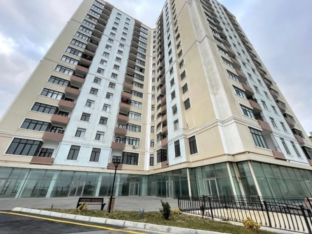 Satılır 3 otaqlı mənzil 94 m²