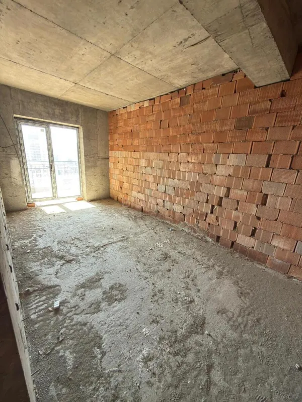 Satılır 4 otaqlı mənzil 181 m²