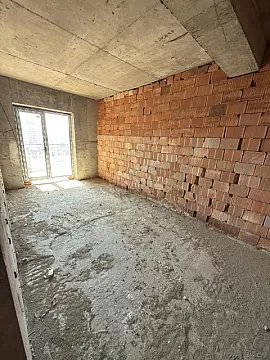 Satılır 4 otaqlı mənzil 181 m²