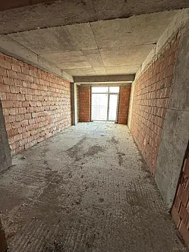 Satılır 4 otaqlı mənzil 181 m²