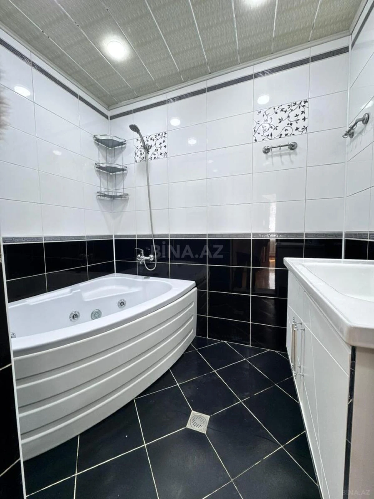 Satılır 3 otaqlı mənzil 100 m²