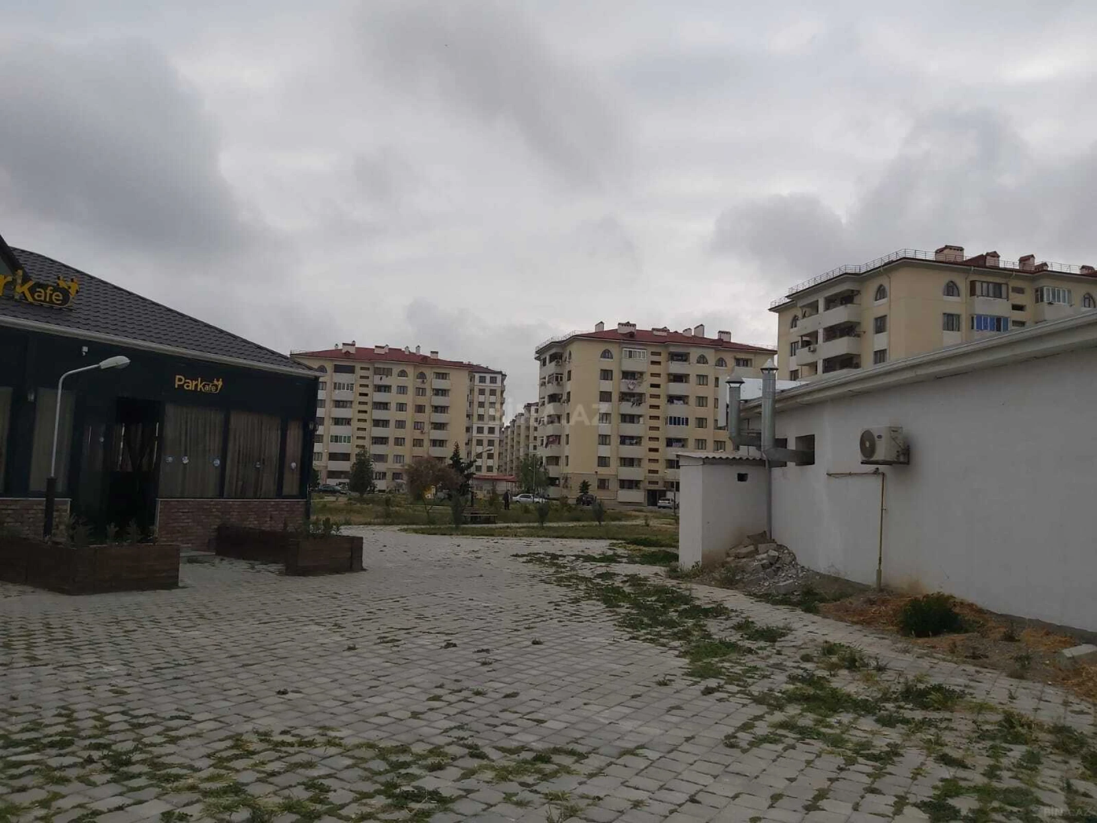 Satılır obyekt 500 m²
