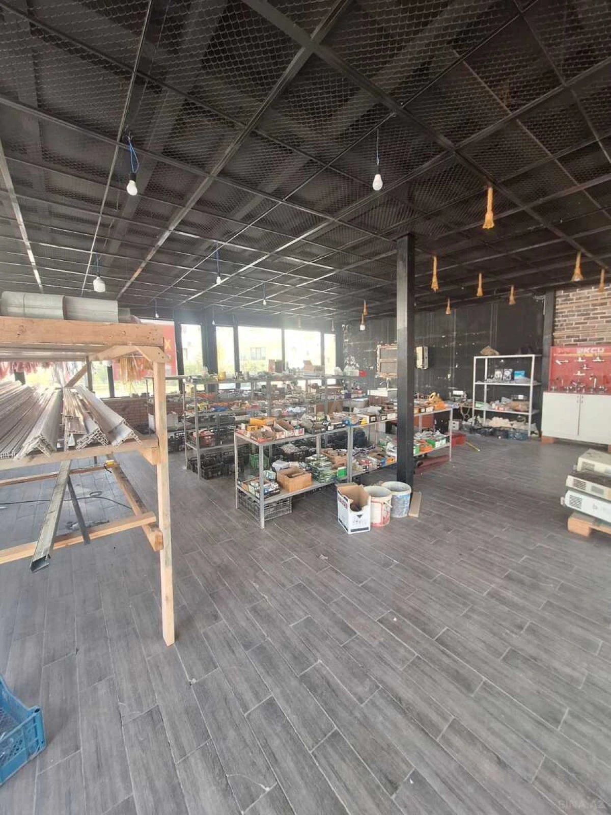 Satılır obyekt 500 m²