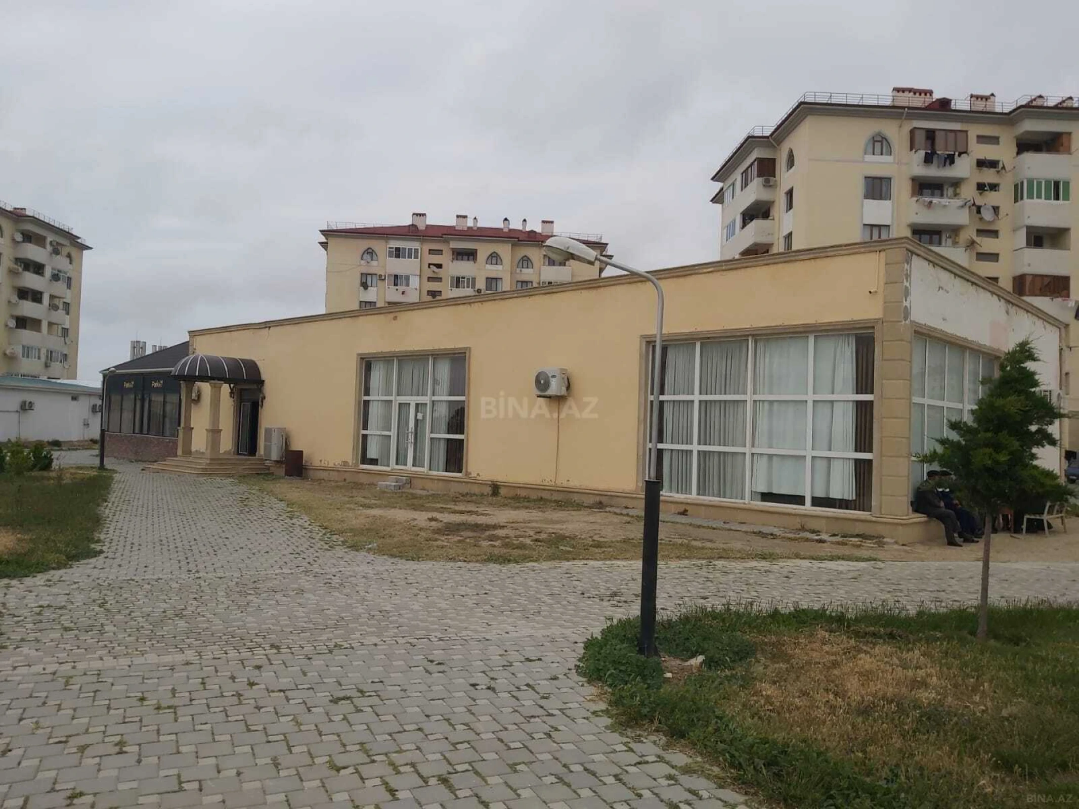 Satılır obyekt 500 m²