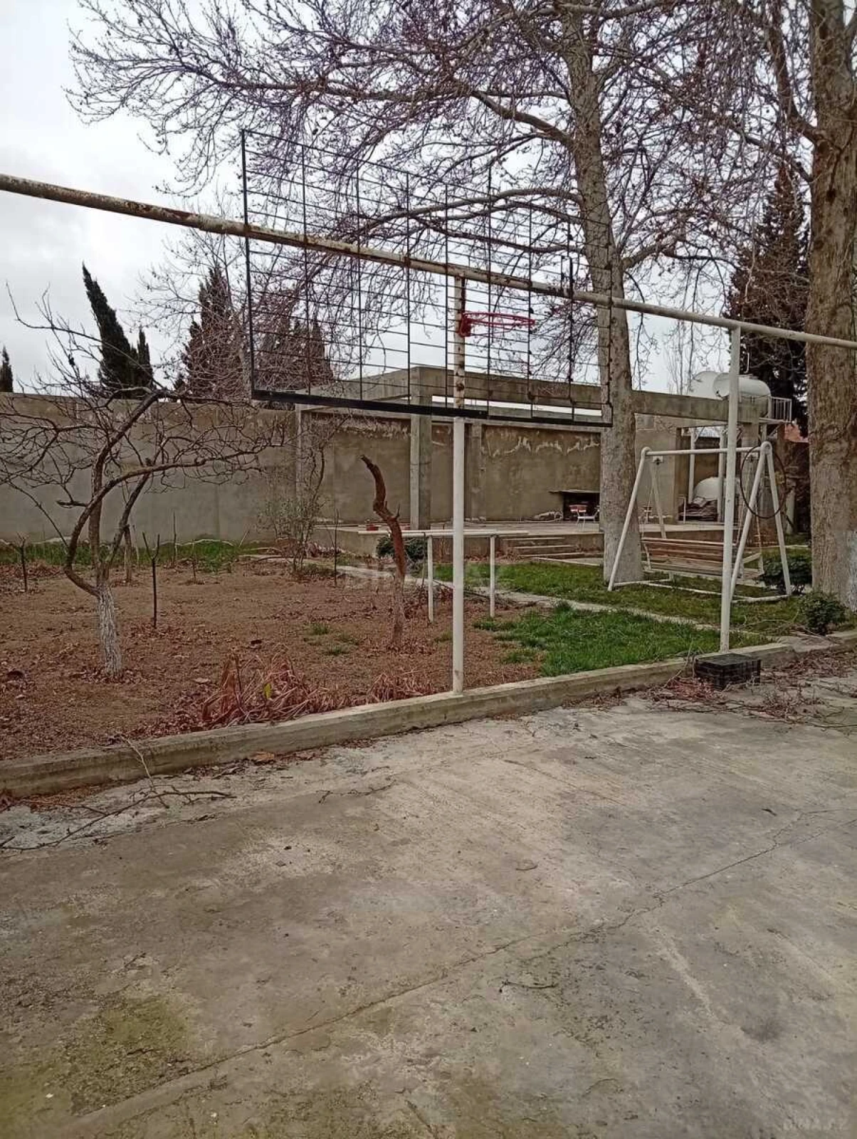 Satılır 6 otaqlı həyət evi 400 m²