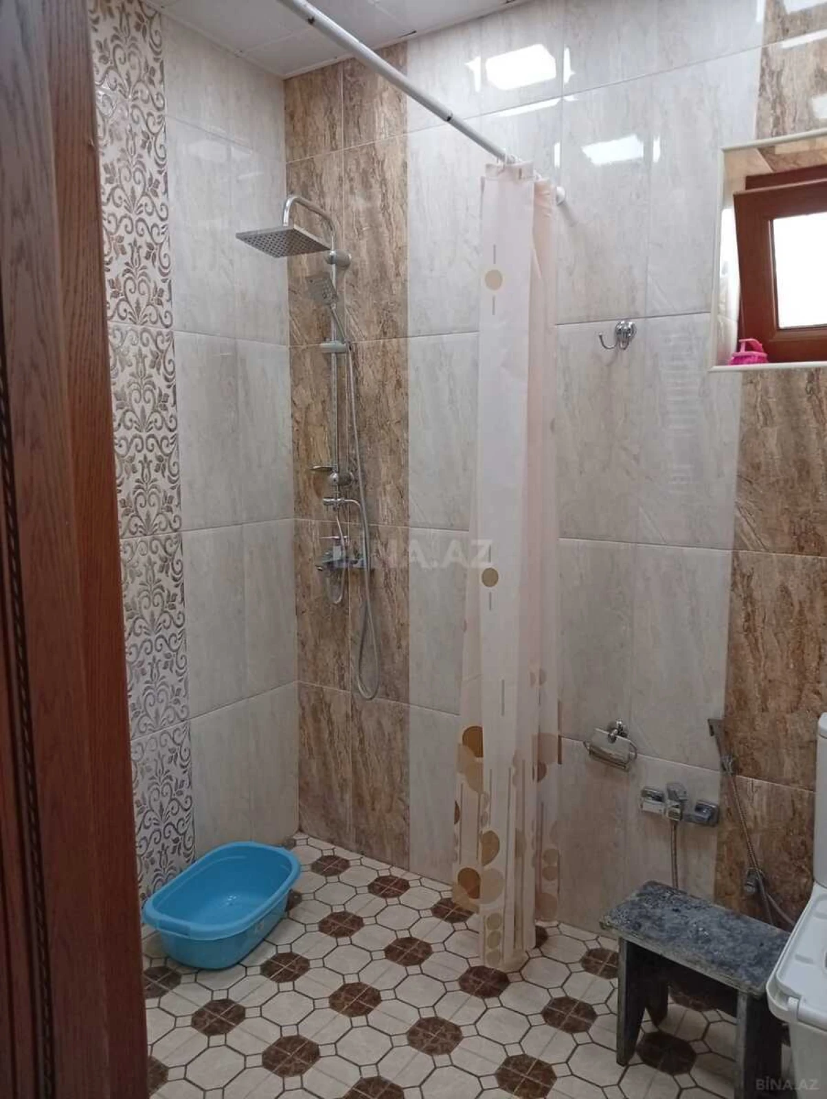 Satılır 6 otaqlı həyət evi 400 m²