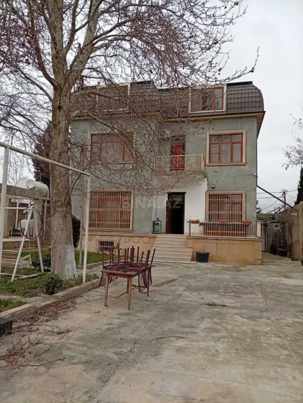 Satılır 6 otaqlı həyət evi 400 m²