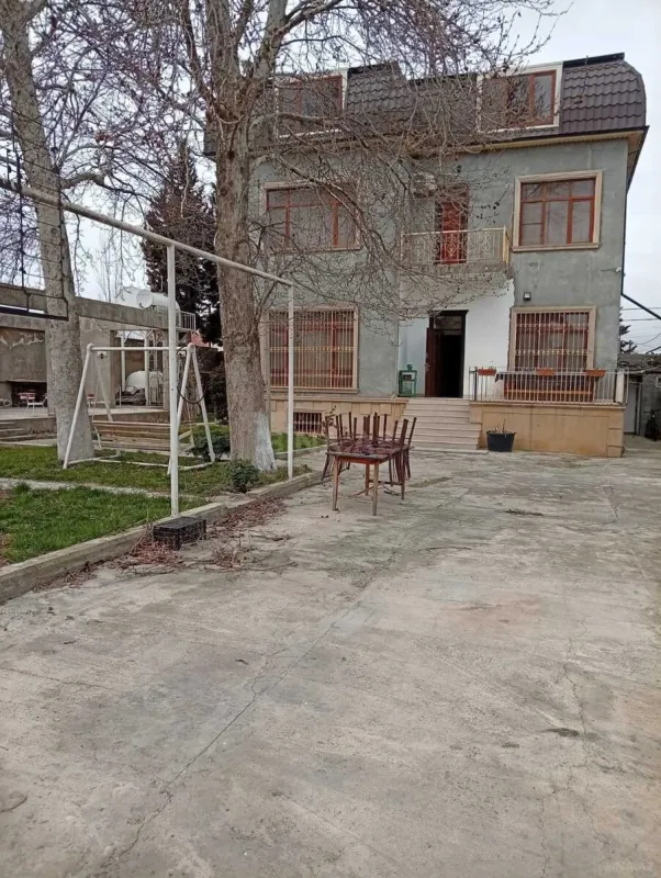 Satılır 6 otaqlı həyət evi 400 m²
