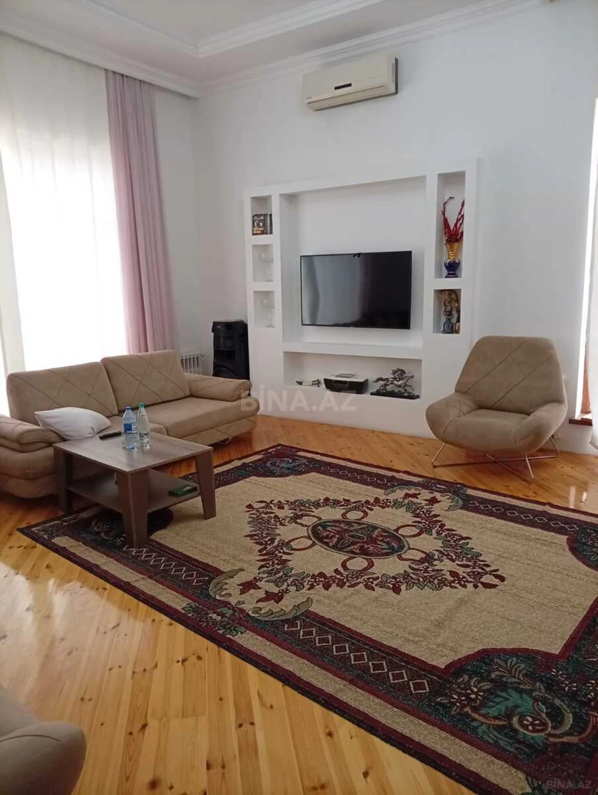 Satılır 6 otaqlı həyət evi 400 m²