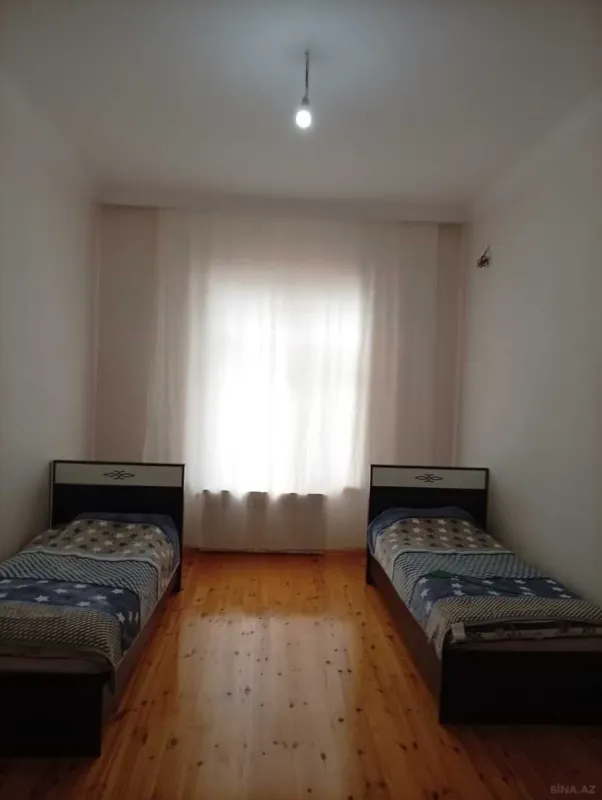 Satılır 6 otaqlı həyət evi 400 m²