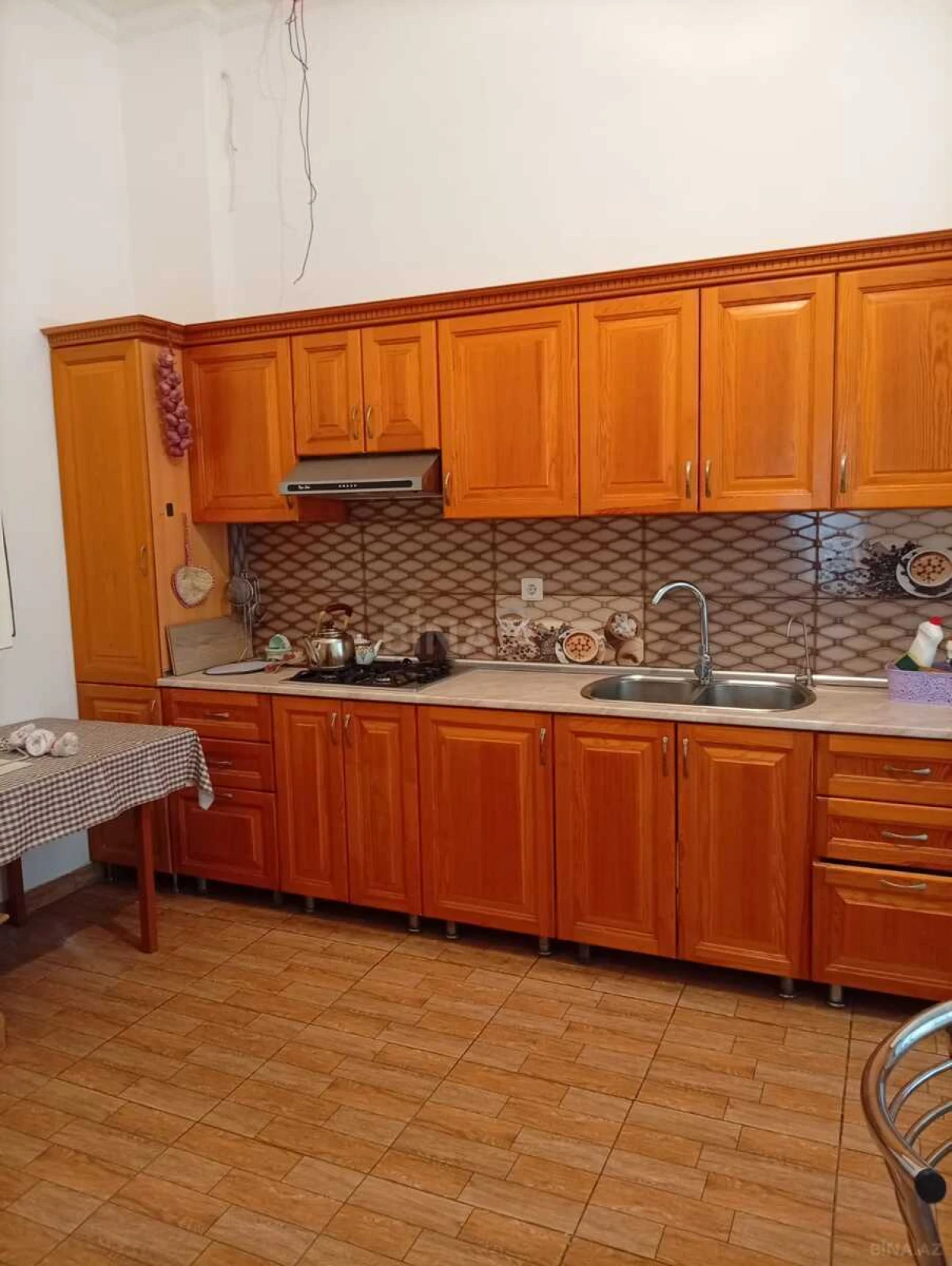 Satılır 6 otaqlı həyət evi 400 m²