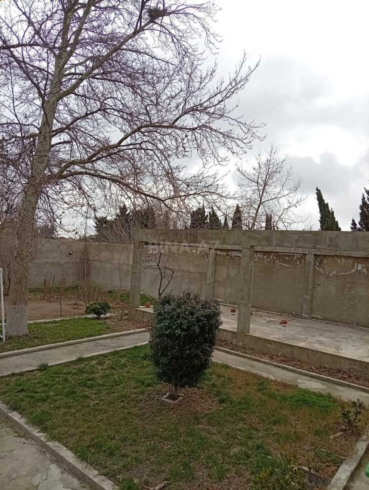 Satılır 6 otaqlı həyət evi 400 m²