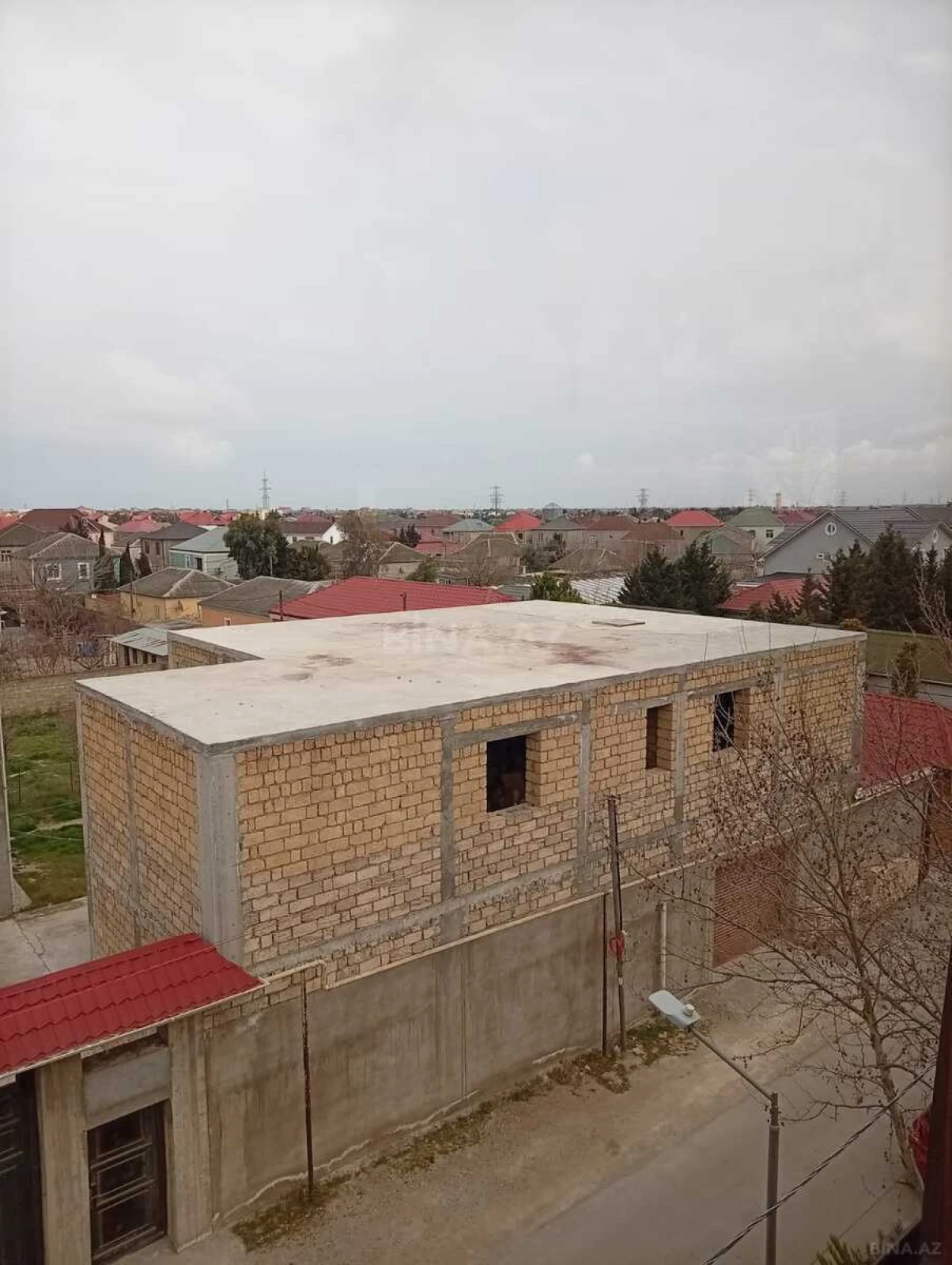 Satılır 6 otaqlı həyət evi 400 m²