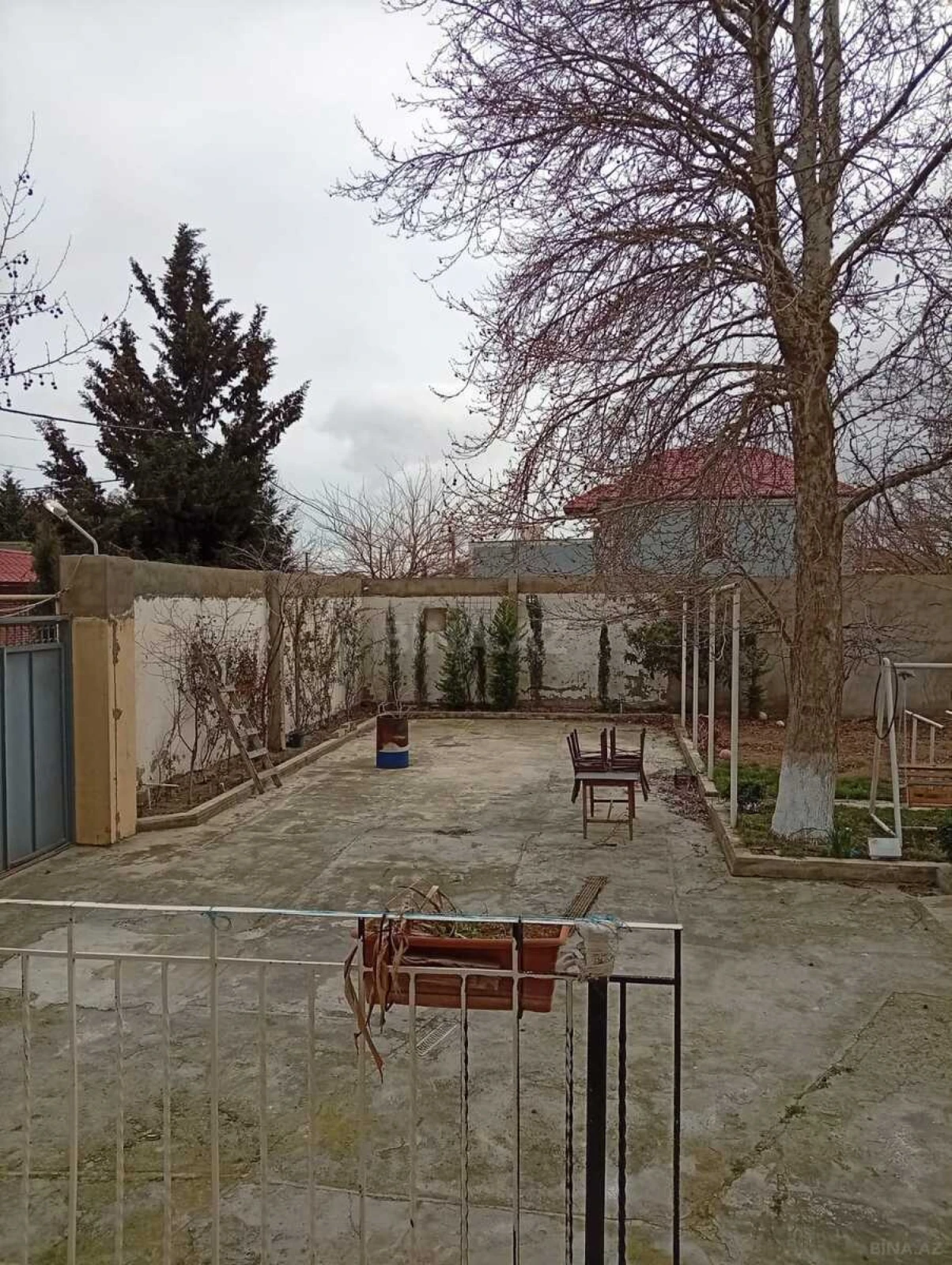 Satılır 6 otaqlı həyət evi 400 m²