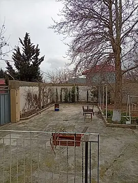 Satılır 6 otaqlı həyət evi 400 m²