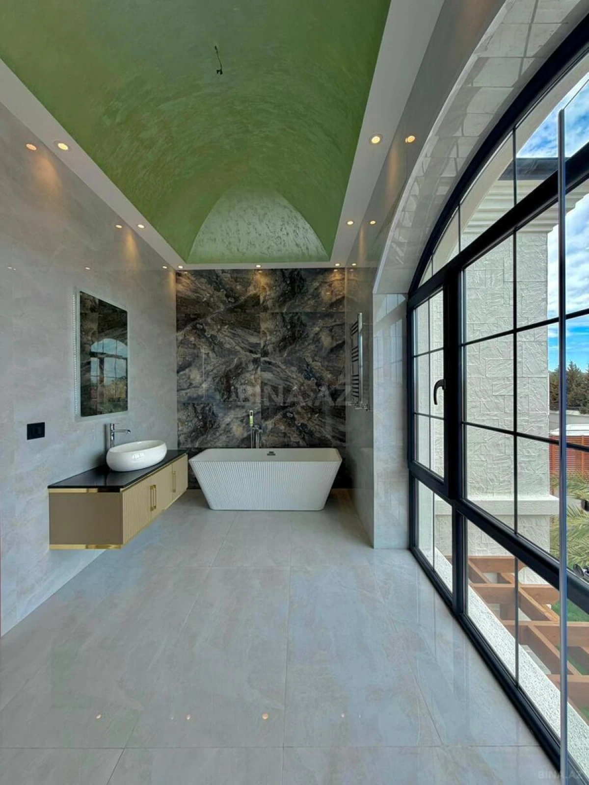 Satılır 6 otaqlı həyət evi 400 m²