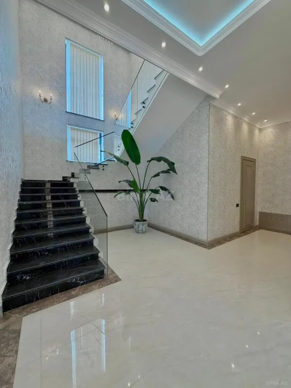 Satılır 6 otaqlı həyət evi 400 m²