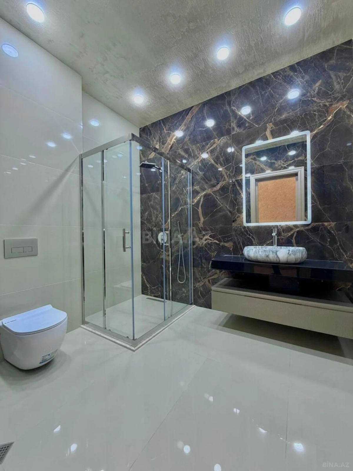 Satılır 6 otaqlı həyət evi 400 m²