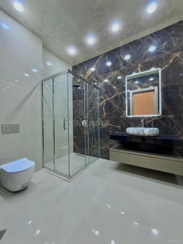 Satılır 6 otaqlı həyət evi 400 m²