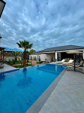 Satılır 6 otaqlı həyət evi 400 m²