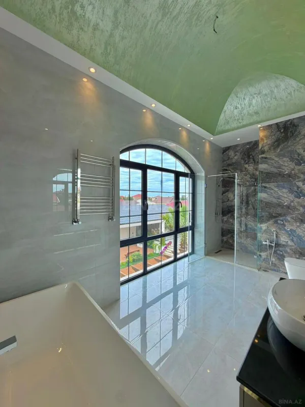 Satılır 6 otaqlı həyət evi 400 m²