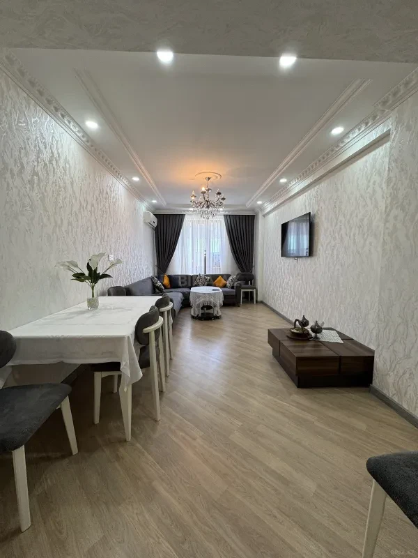 Satılır 4 otaqlı mənzil 129 m²