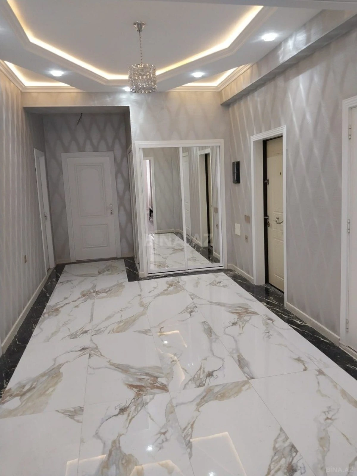 Kirayə verilir 3 otaqlı mənzil 140 m²
