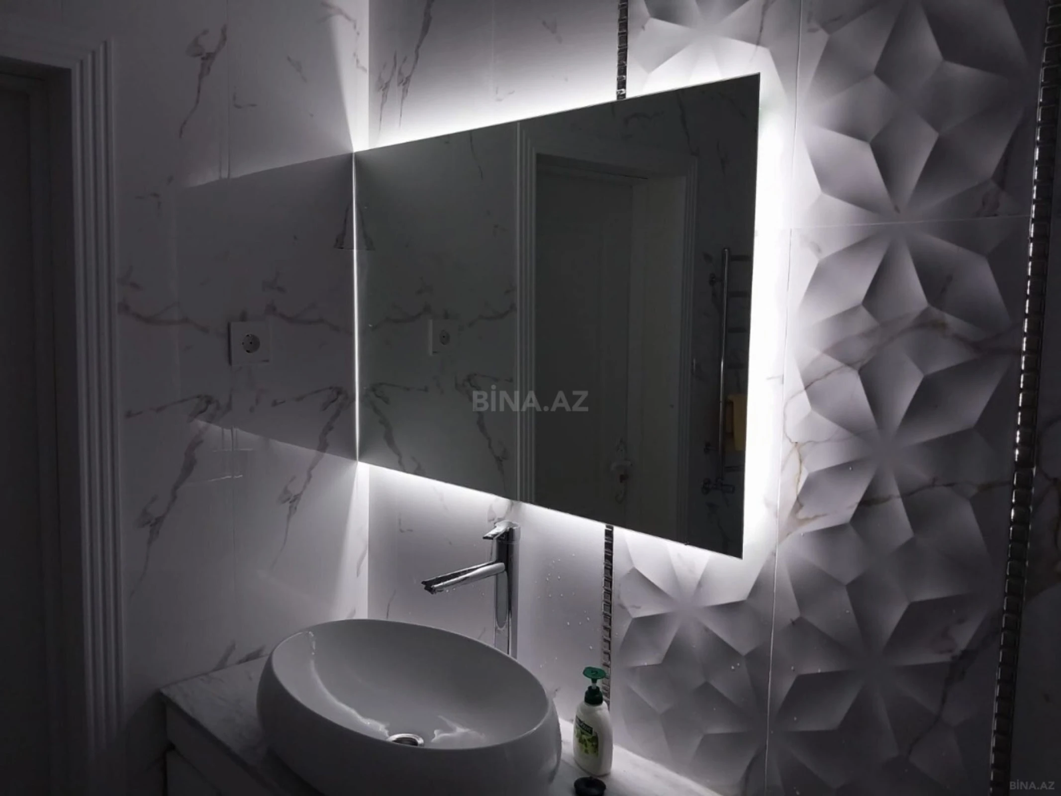 Kirayə verilir 3 otaqlı mənzil 140 m²