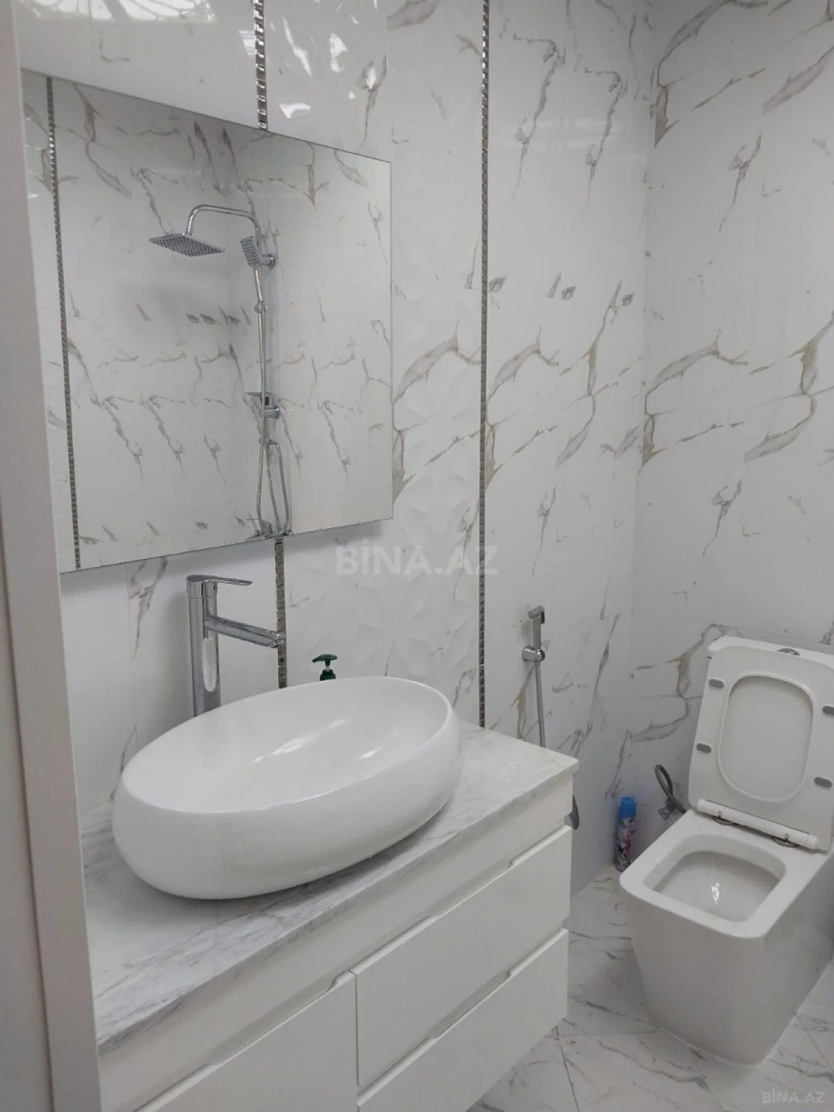Kirayə verilir 3 otaqlı mənzil 140 m²