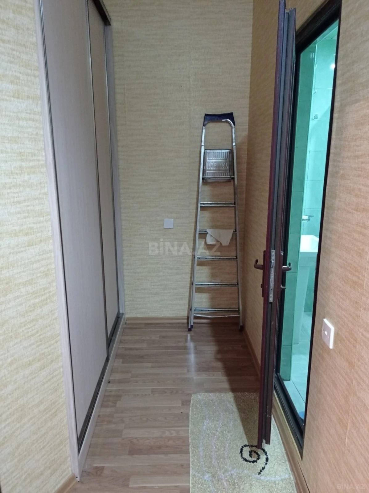 Kirayə verilir 2 otaqlı mənzil 60 m²