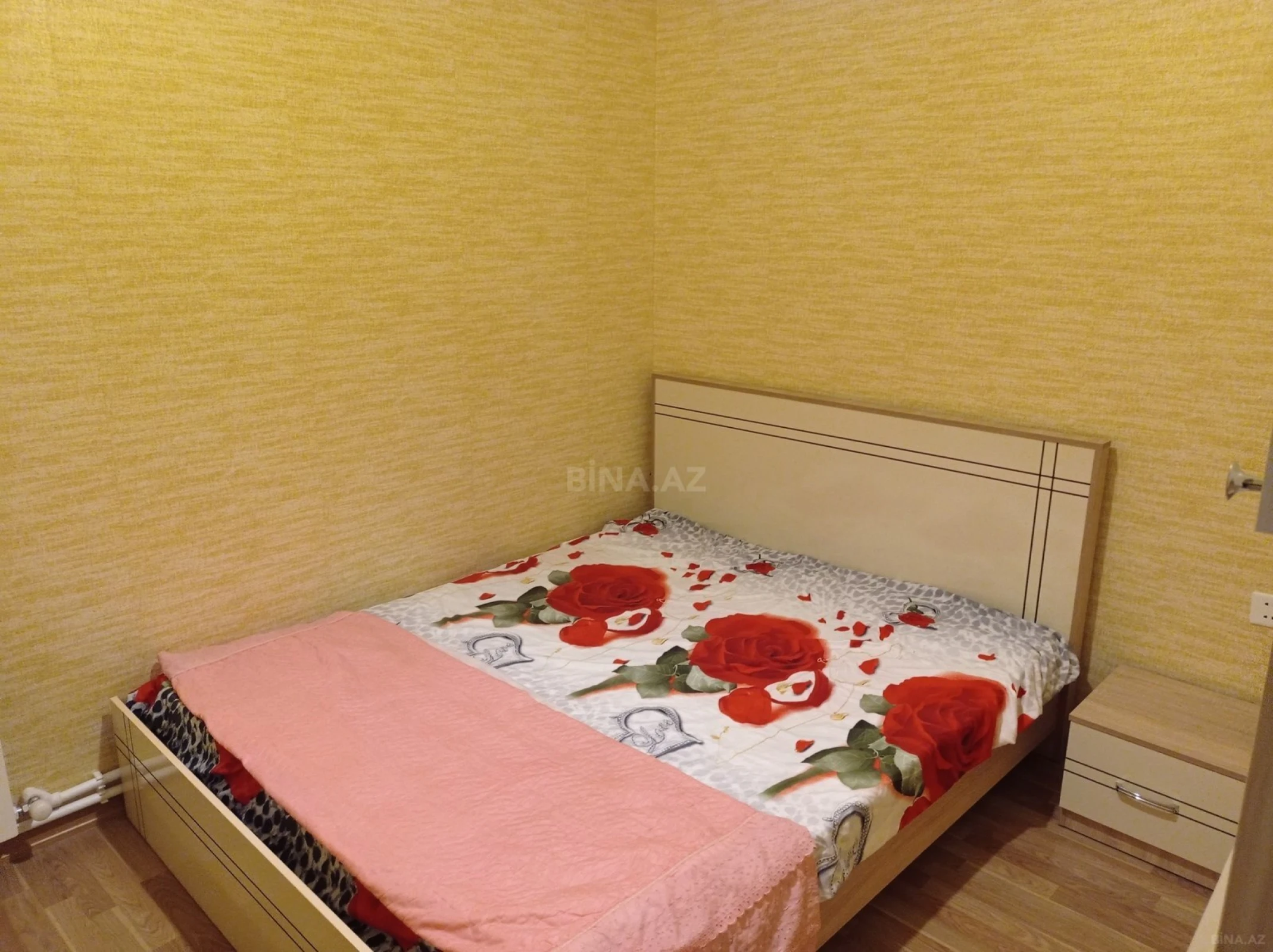 Kirayə verilir 2 otaqlı mənzil 60 m²