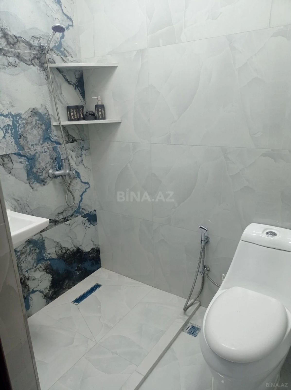 Kirayə verilir 2 otaqlı mənzil 60 m²