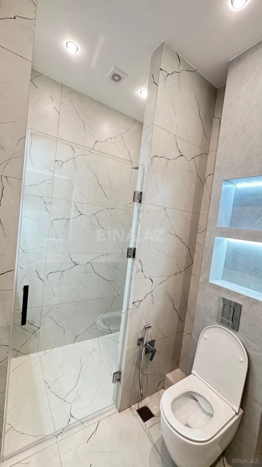 Satılır 3 otaqlı mənzil 125 m²