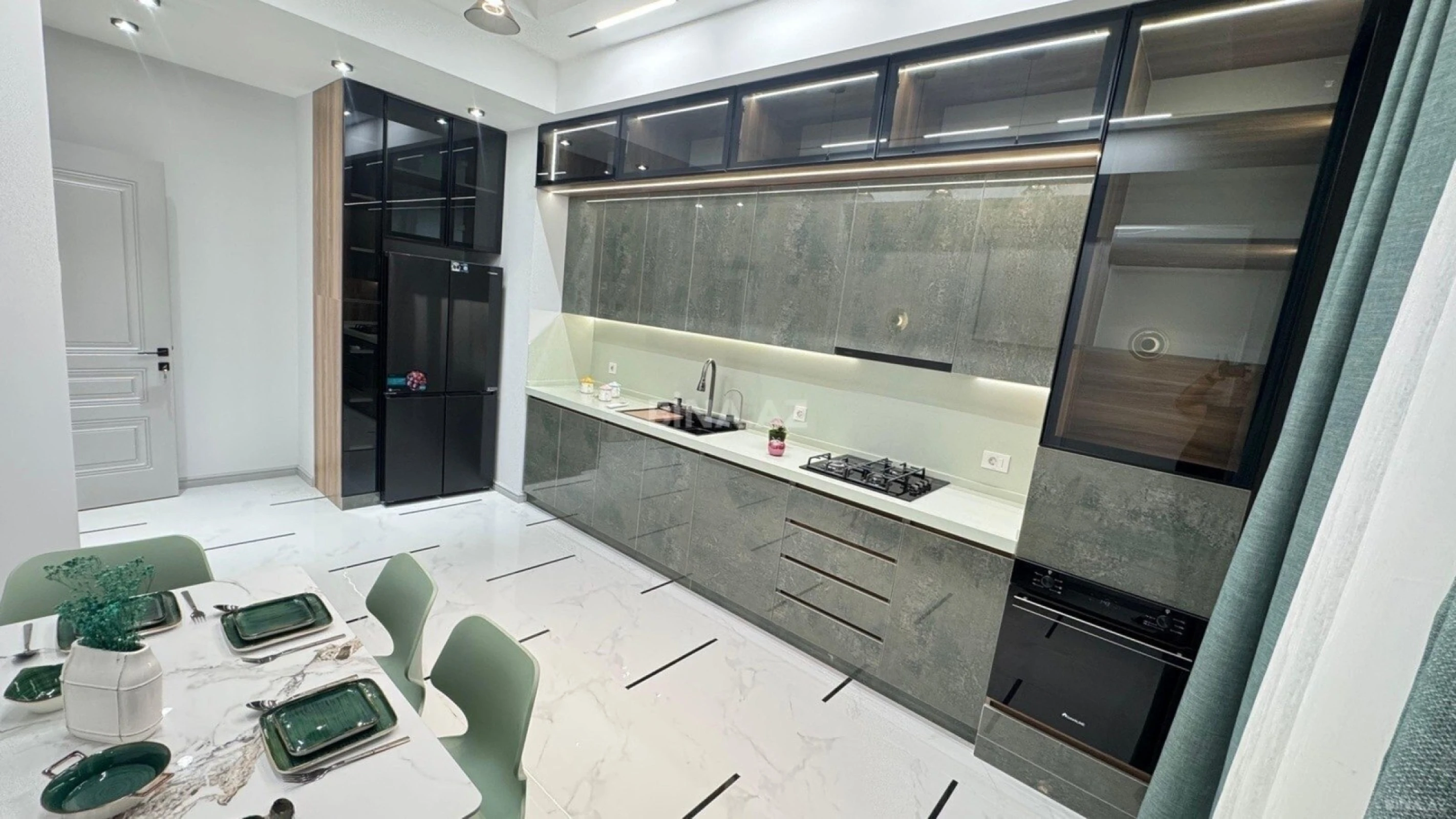 Satılır 3 otaqlı mənzil 125 m²